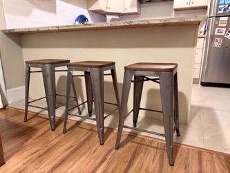 3 24" Backless Counter Height Stools