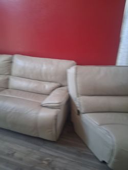 It's a couch set got a t v stand to
