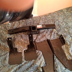 Brand New Tow Hitch  120 Obo