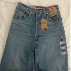 Levi’s Women’s Classic Blue Jeans