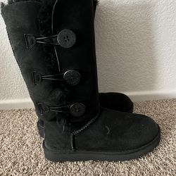 Women’s UGG Bailey button boots.  Size 7
