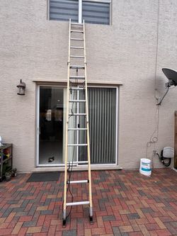 Fiberglass Extension Ladder. 20” . Used in good condition
