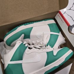 New In BOX Nike Shoes PHANTOM STADIUM GREEN