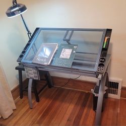 Art/Drafting/Drawing Table with Light