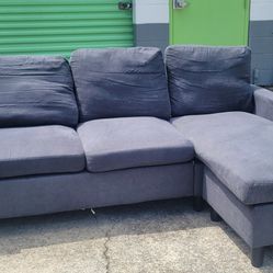 Blue Reversible Sectional (Free Delivery 🚚)