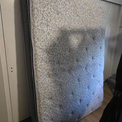 Full size mattress