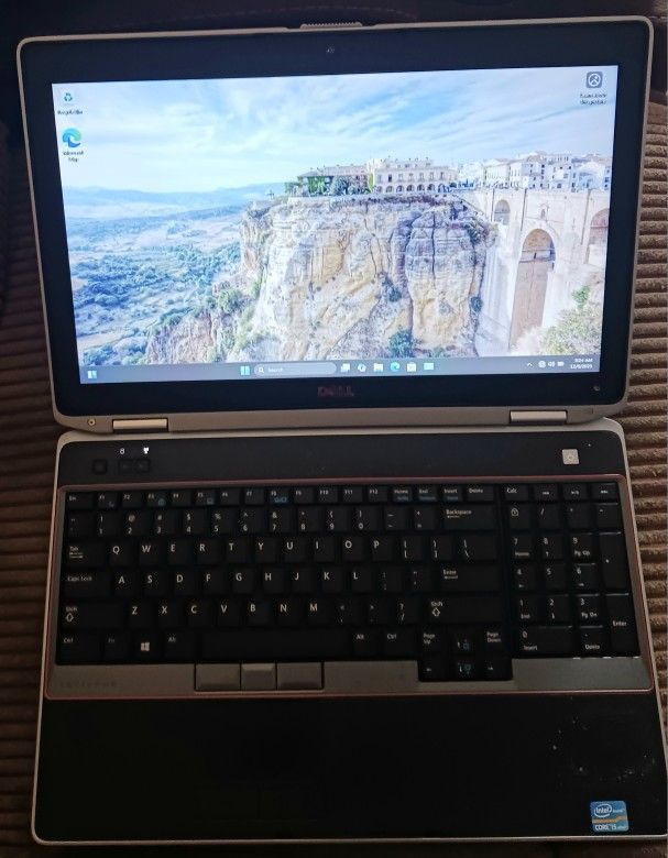 Dell Latitude 15.6" Laptop Intel Core i5 CPU 8GB RAM 128GB SSD Webcam DVDRW Wi-Fi & Bluetooth Wireless Windows Professional 64 Bit OS