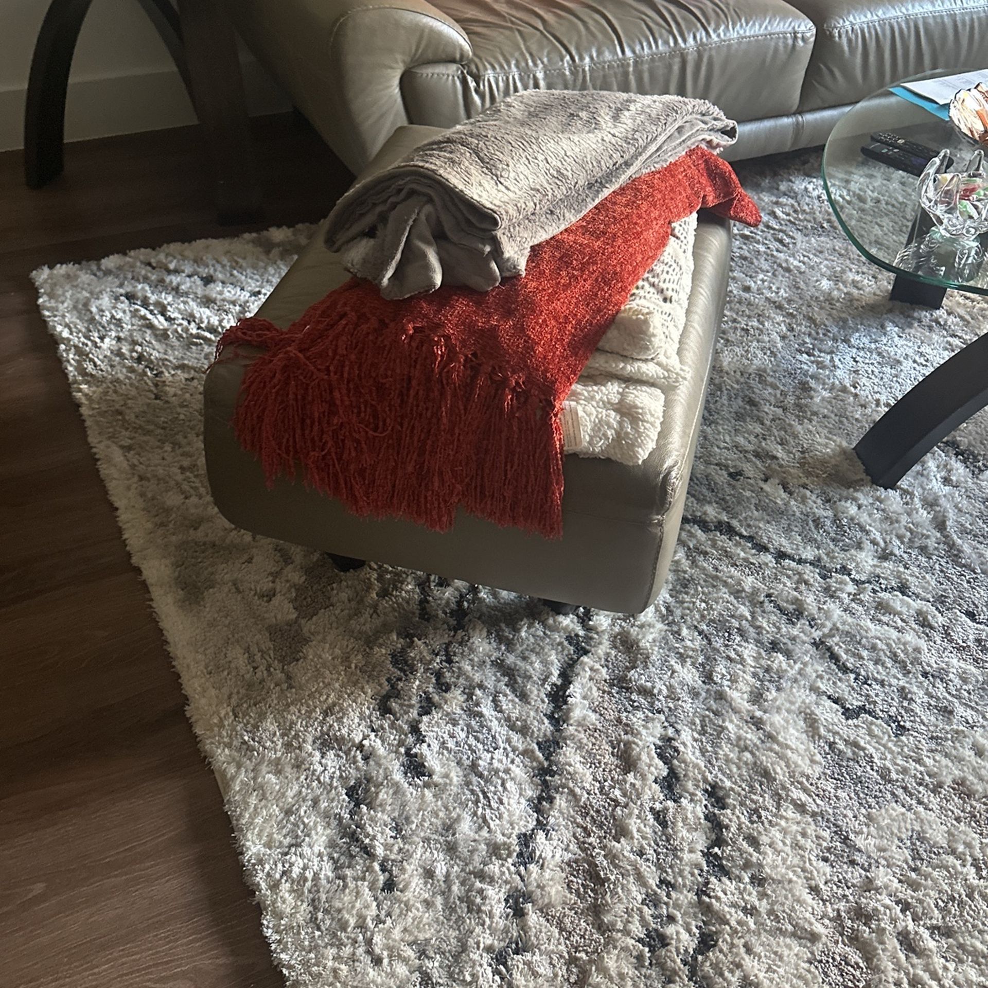 3 Piece Couch Love Seat 2 Ends Tables 1 Cocktail Like New