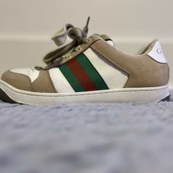 Women’s Gucci Screeners. Tan/white. Retail $1,000+