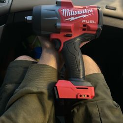 Milwaukee 1/2 In Impact wrench Drill 