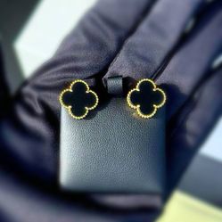 18k yellow gold Van Cleef style Alhambra Black Onyx stone clover clip back earrings