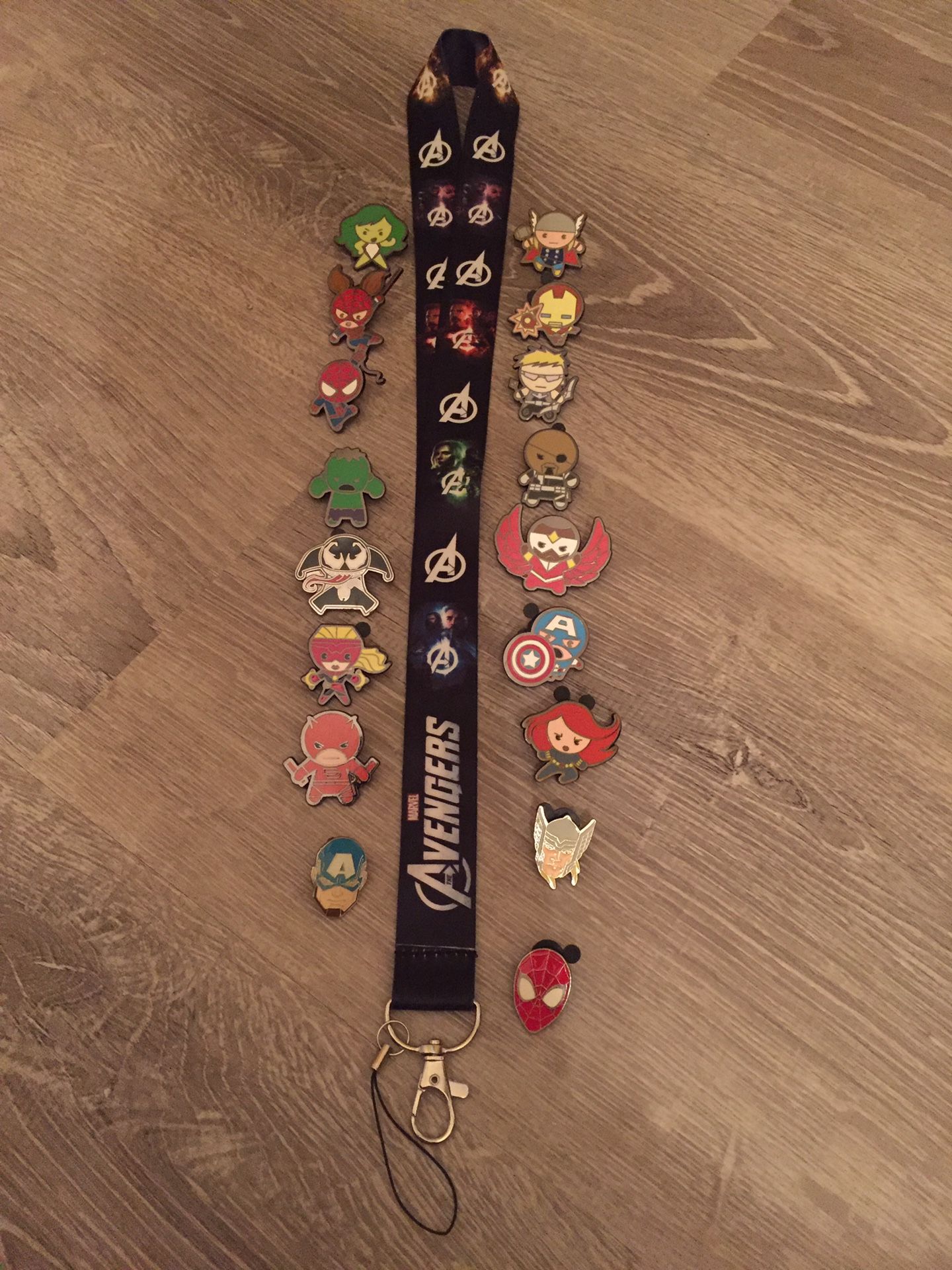 Marvel Avengers lanyard with 17 Marvel tradable pins