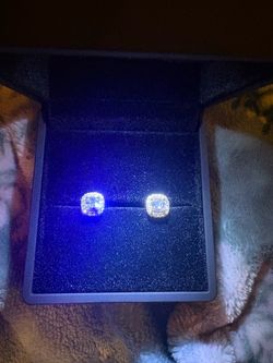 Diamond stud earrings