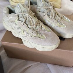 Yeezy Moon 