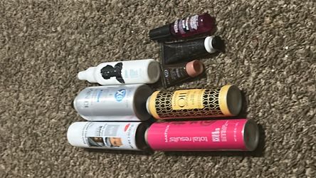 Hair products and legs. Headset haven’t been used for awhile