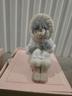NAO by LLADRO Eskimo Girl Figurine