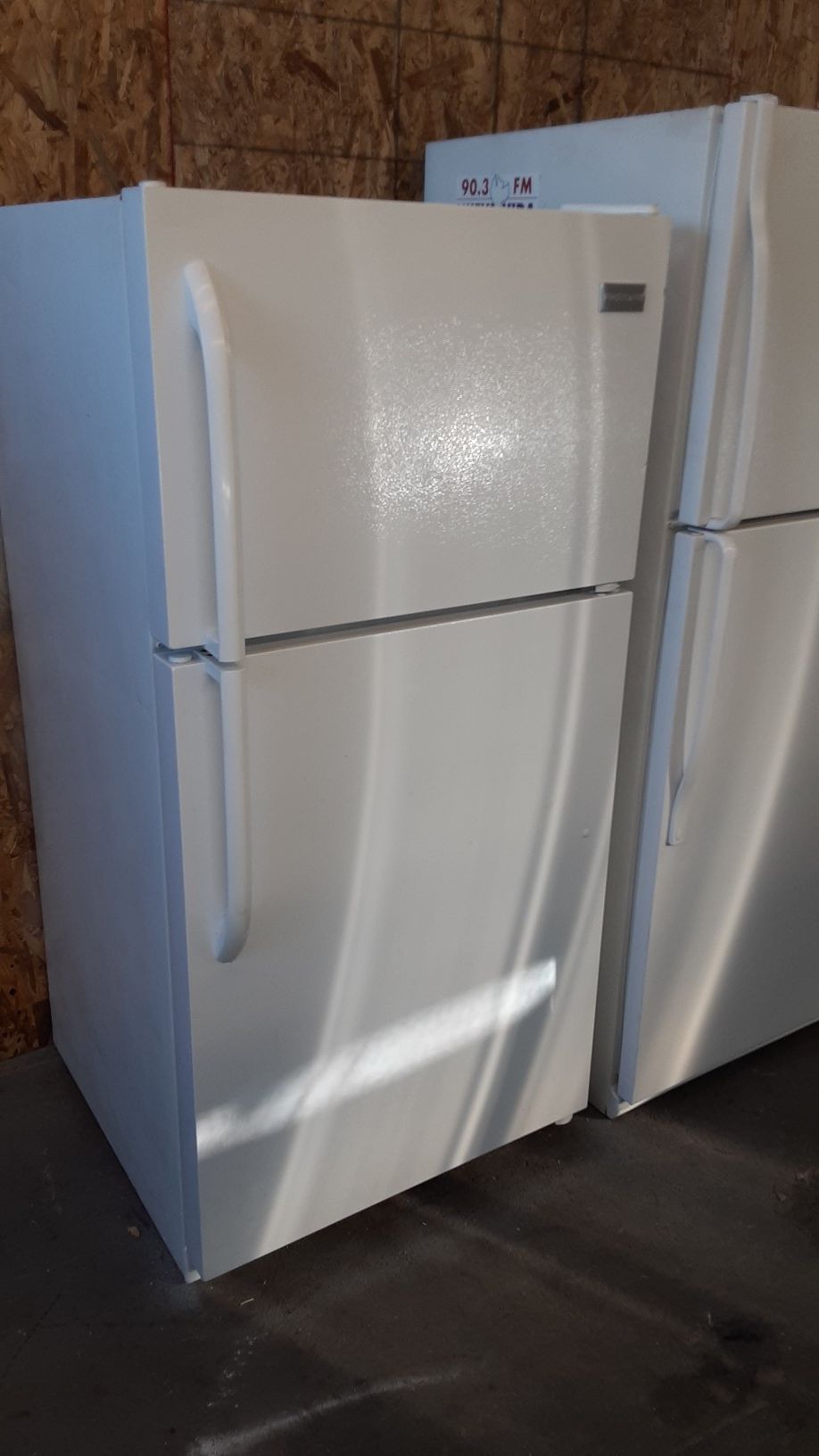 $199 Frigidaire white 14 cubic fridge includes delivery in the San Fernando Valley a warranty and installation