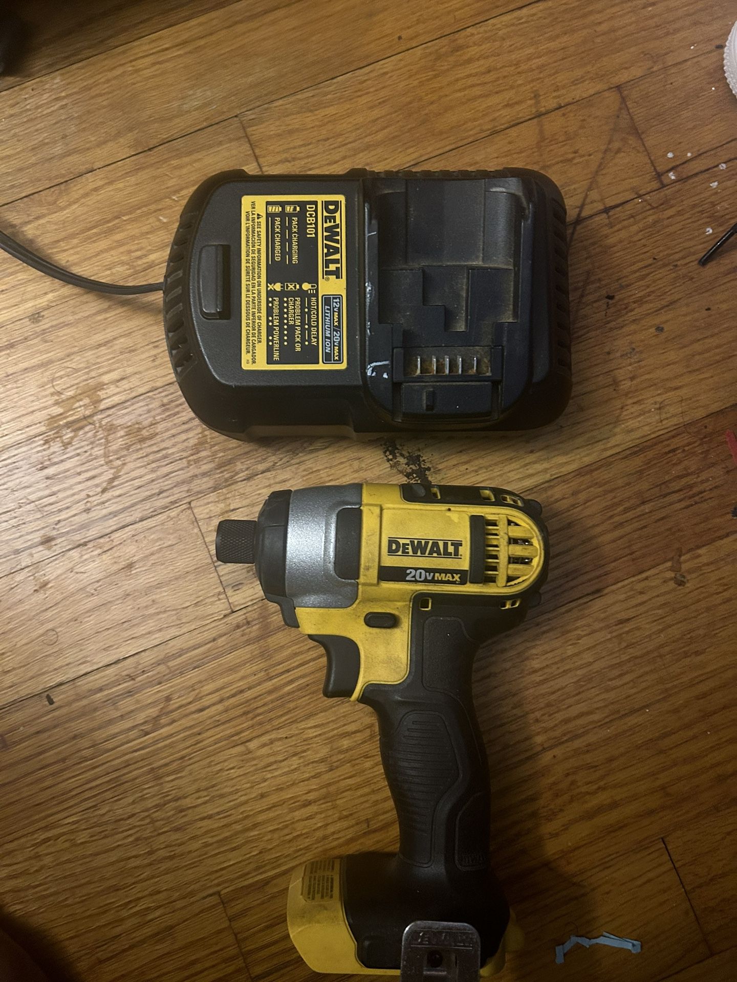 DeWalt Power Drill / Impact Driver With Battery Charger And 1 Battery 