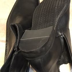 Pre-Christmas Sale: Kenneth Cole Black Ankle Boots Tire Iron 10M  Like New 