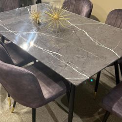 👉ClementeDining Table
And 6 Chair Homelegance