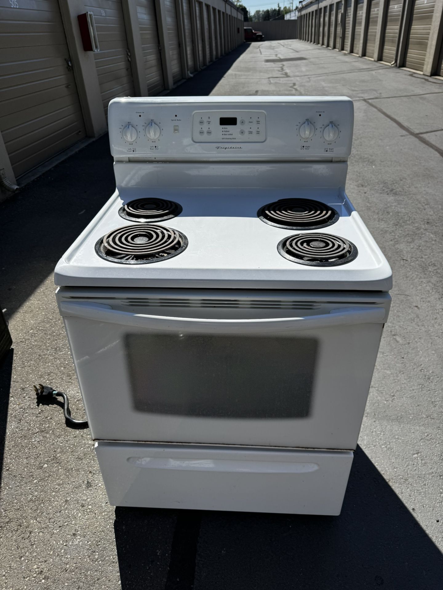 Frigidaire Stove 