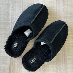 UGG slippers. size 5