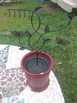 Jewelry holder $5.00 cash only ( serious buyers)