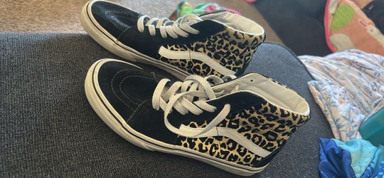 Woman’s vans size 6.5
