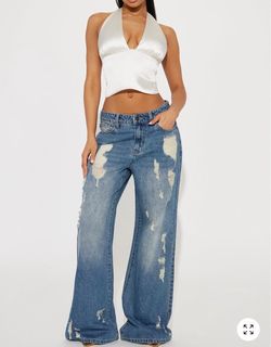 Medium washed ripped jeans