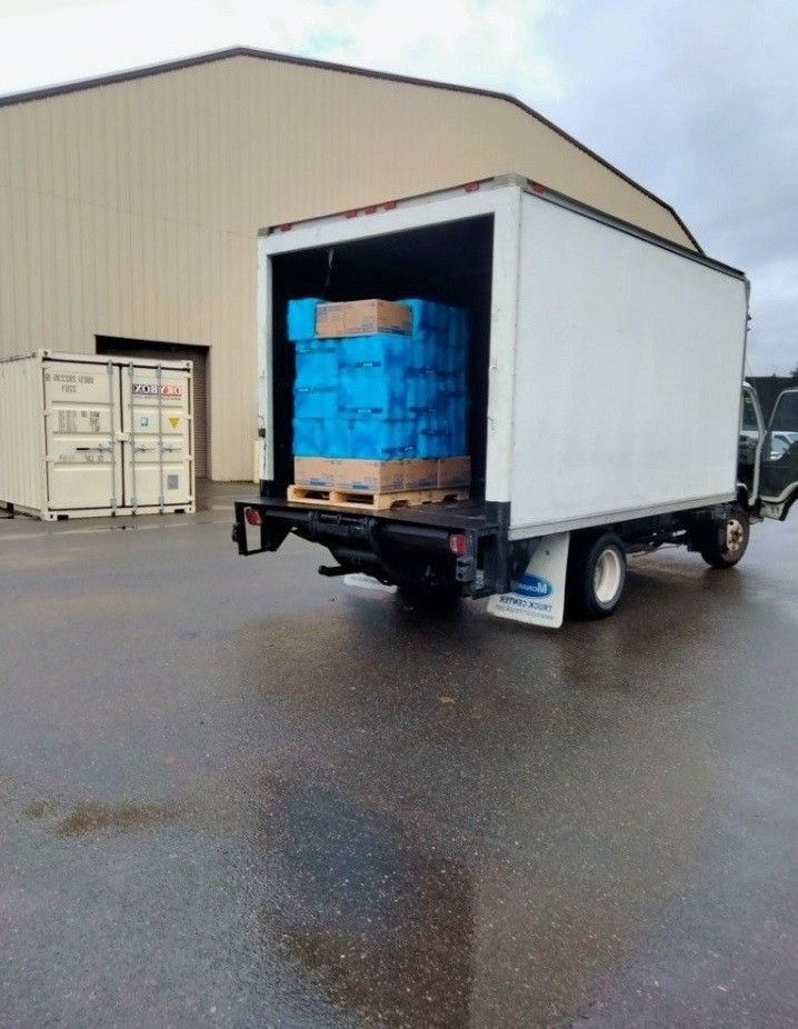 Pallets, Box truck. small moves