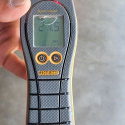Protimeter moisture reader
