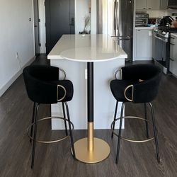 Counter Height dining table + 2 Counter Stools