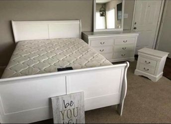 New 4pc. White queen Bedroom set
