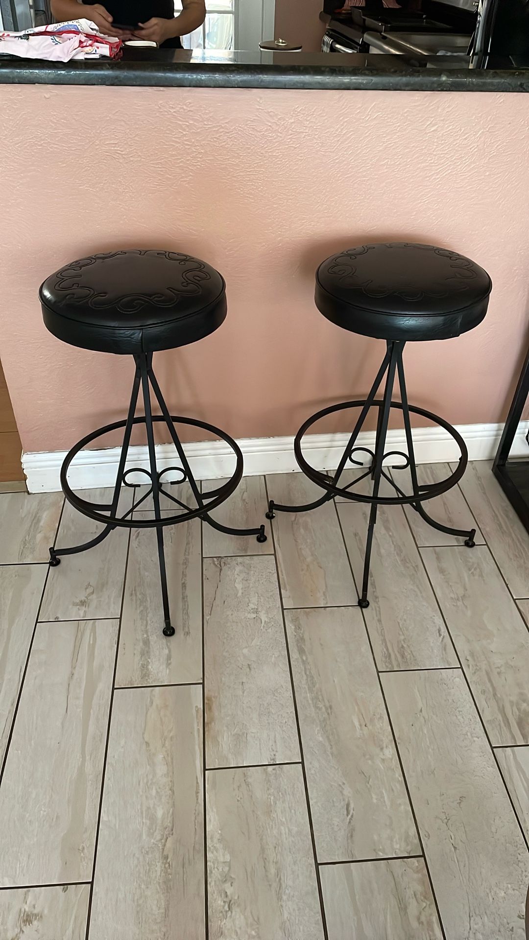 2 Bar Stools