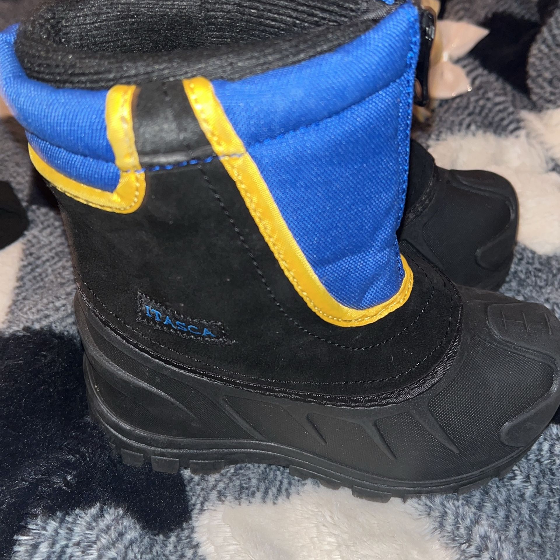 Boys Snow Boots Size 9