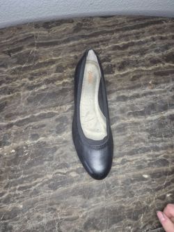 NWOB Atrex Womens Ballerina Heel Style Shoe SINGLE RIGHT Size: 8.5 A/B