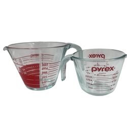 Vintage Pyrex measuring cups set of 2 - 1 Cup & 2 Cup
