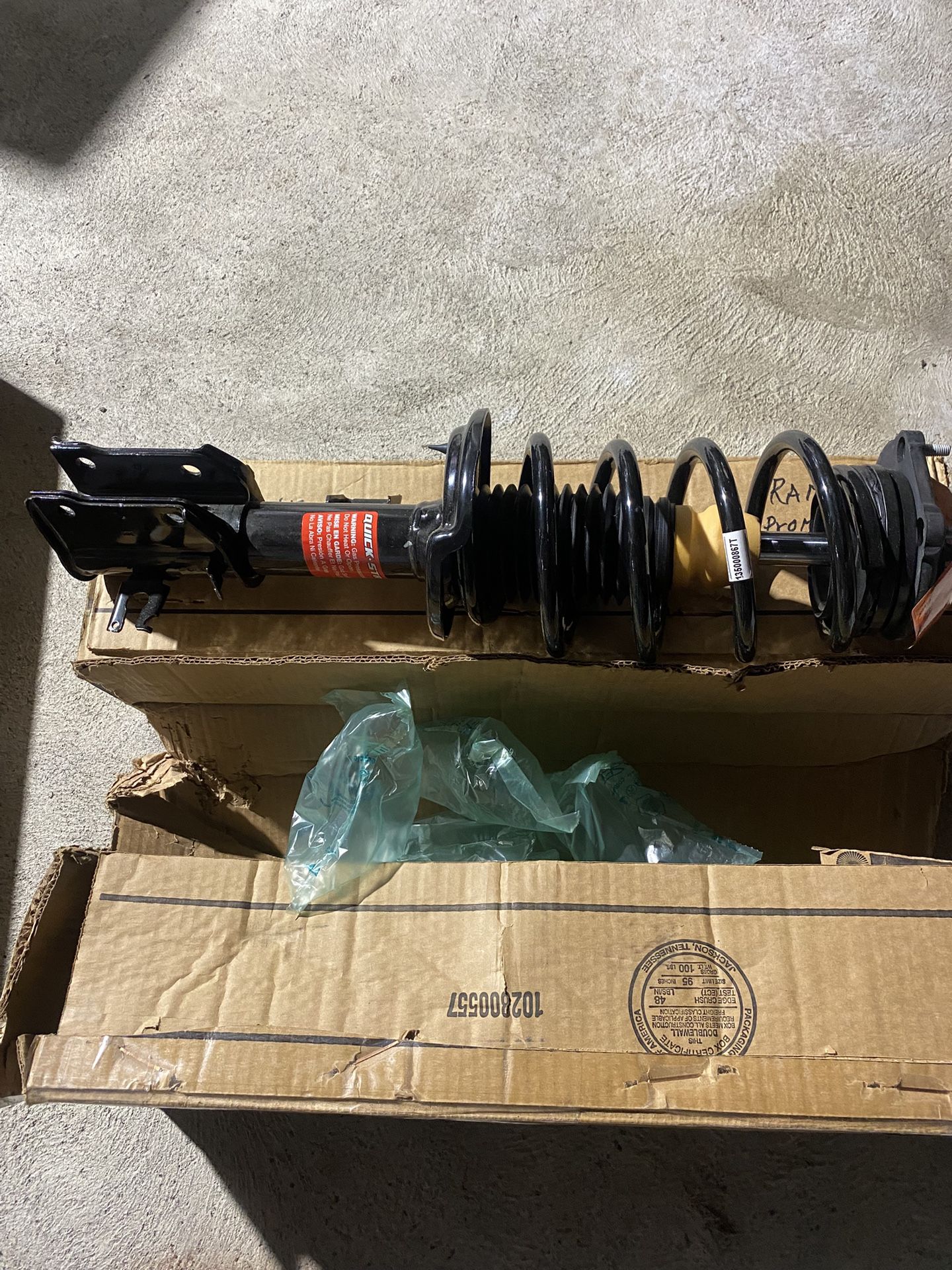 Shocks & Struts Suspension Left And Right For RamPromaster City 2015 To 2022