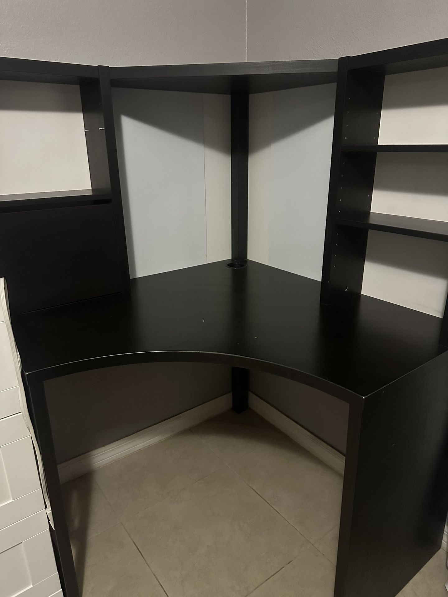 Ikea Micke Corner Desk With Hutch for Sale in Kissimmee, FL OfferUp