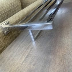 New Chrome Bathroom Shelf Doesn’t Come With Screws