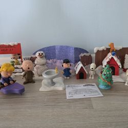 Peanuts Gang Poseable Play Christmas Scenes Snoopy Charlie Brown Toys