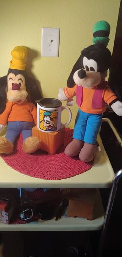 DISNEY GOOFY COLLECTIBLES