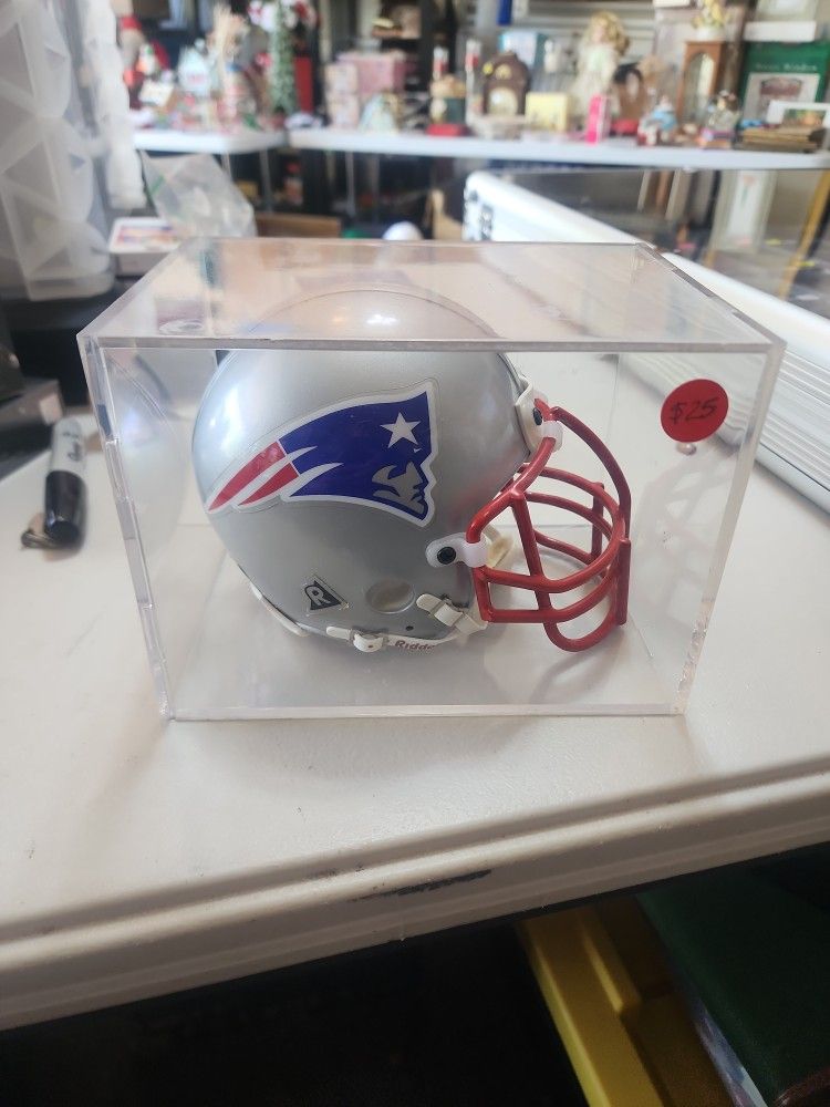 New England Patriots Mini Helmet With Case