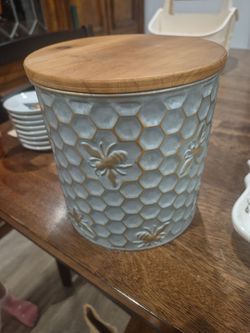 Metal canister