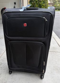 Swiss Gear Sion Large Softside Spinner Luggage