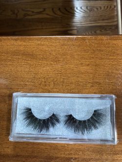 Mink lashes new in box