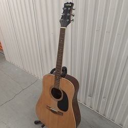 Mitchell MD100 Guitar 