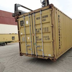 WWT 40’ STANDARD CONTAINERS // Others Available!
