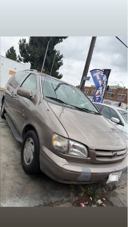 1998 Toyota Sienna