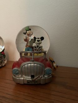 Micky And Goofy Car Snow Globe